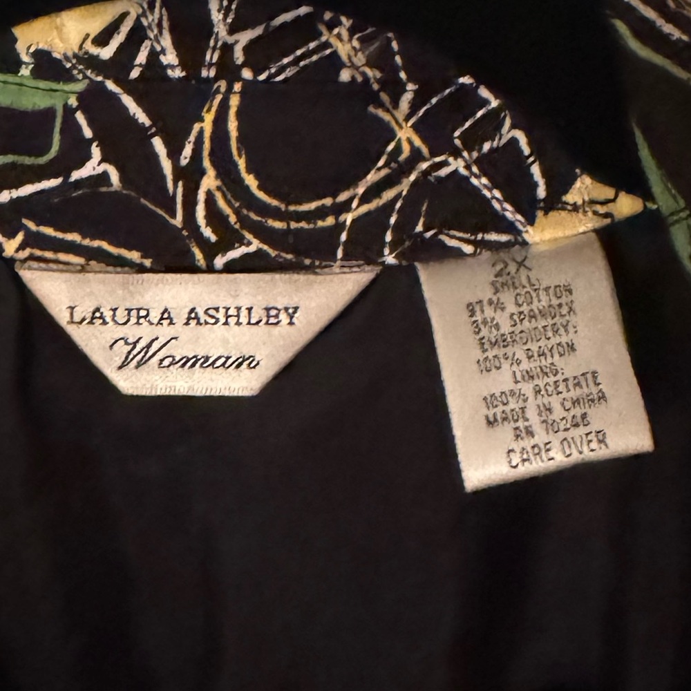 Laura Ashley Woman Sz 2X Lemon Lime Shacket w/ embroider details, buttons, lined - Picture 2 of 7